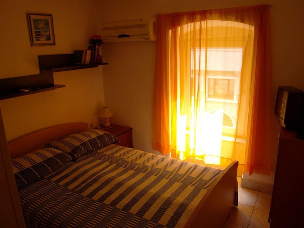 Hotel Damira 2*