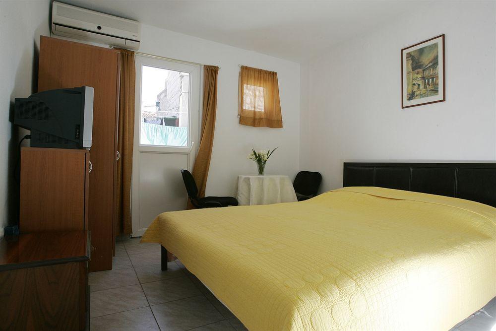 Hotel Damira 2*