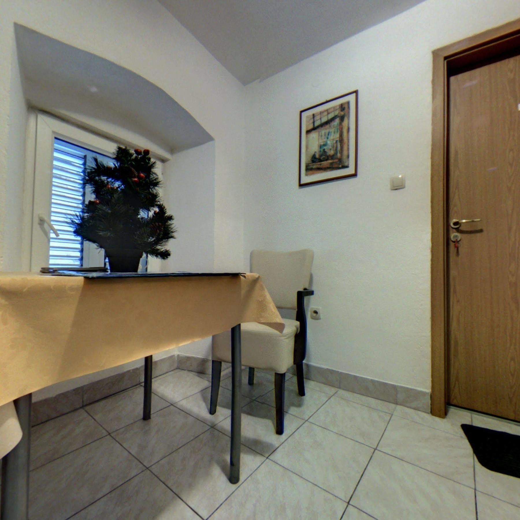 Hotel Damira