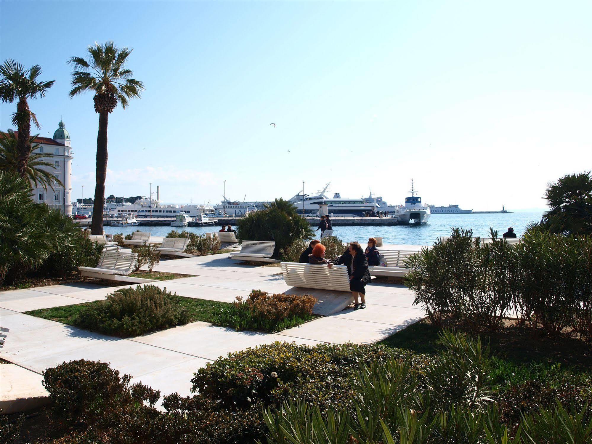 Damira Hotel