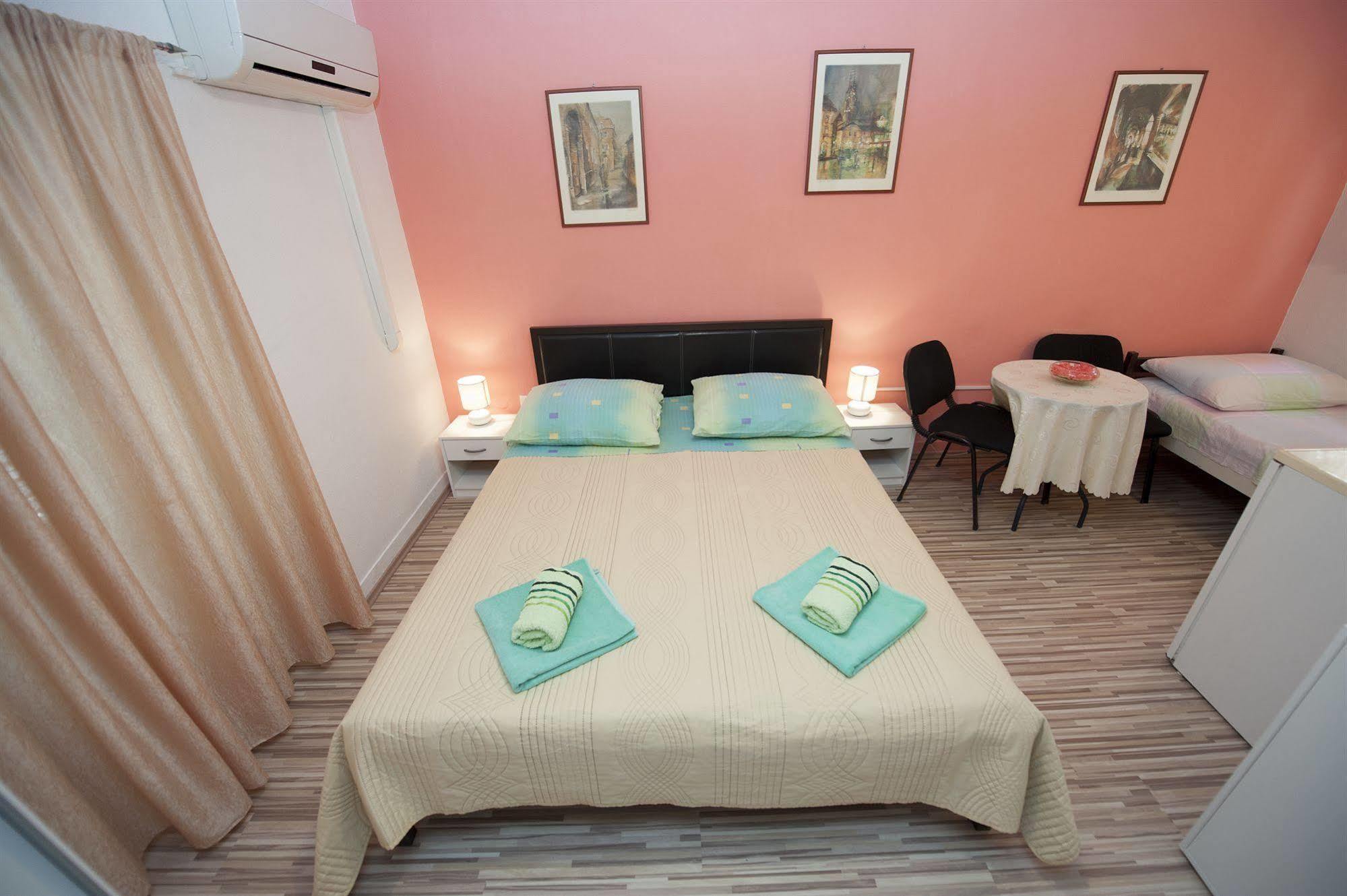 Hotel Damira