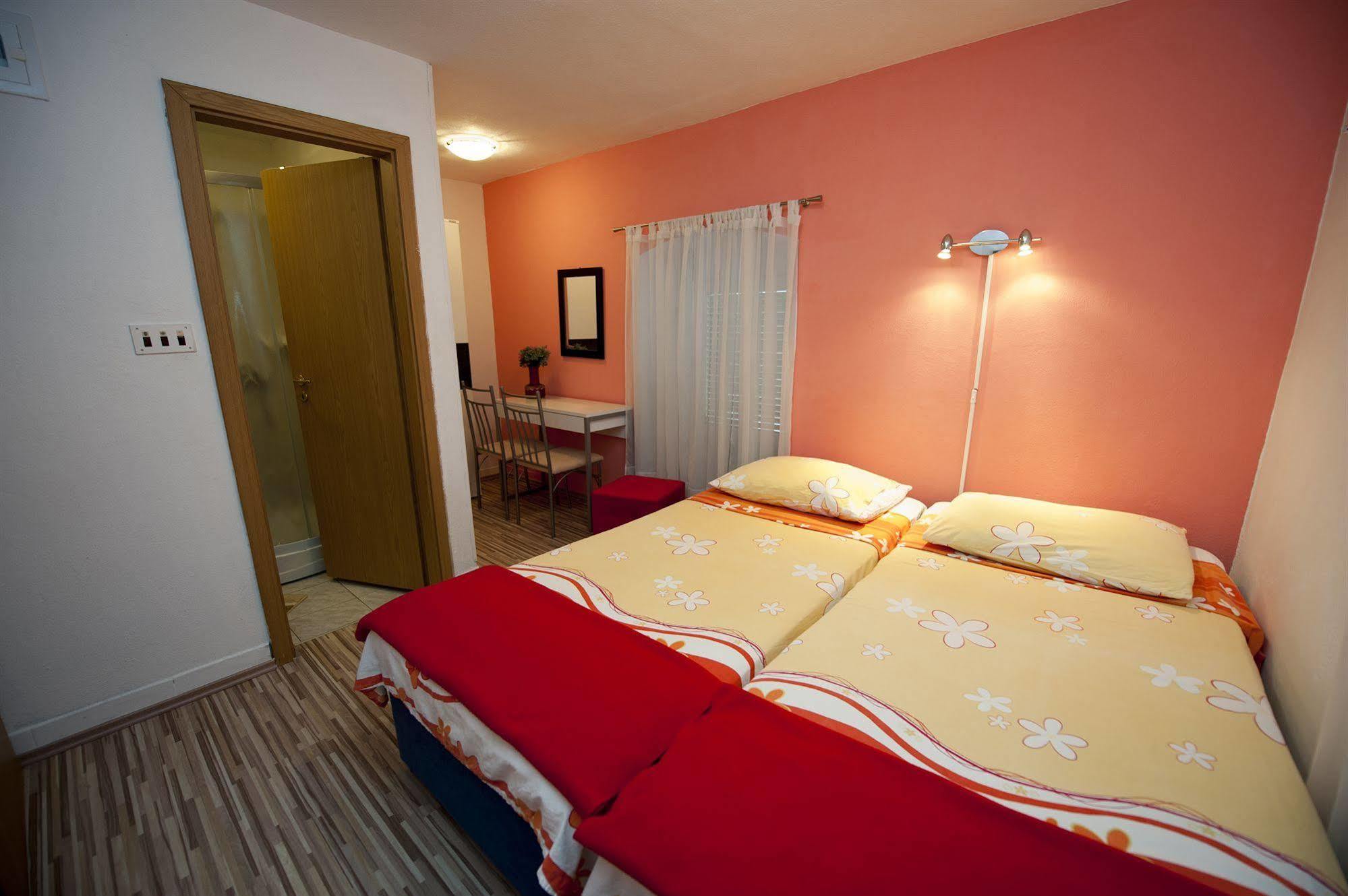 Hotel Damira