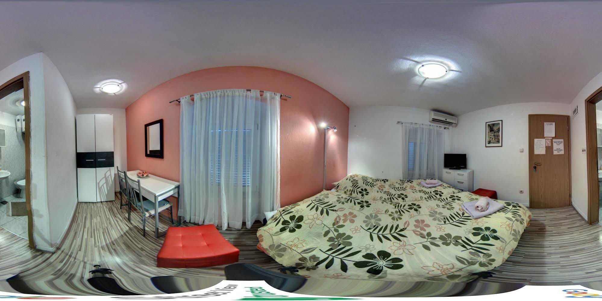 Hotel Damira
